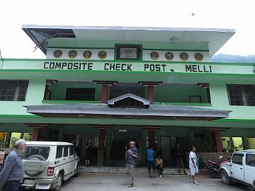 IMG_1193_Sikkim_border_160501 Sikkim border at Melli, checking of permits (17:01)