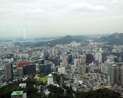 IMG_0908_Seoul_view_from_Namsan View over Seoul from Namsan Tower