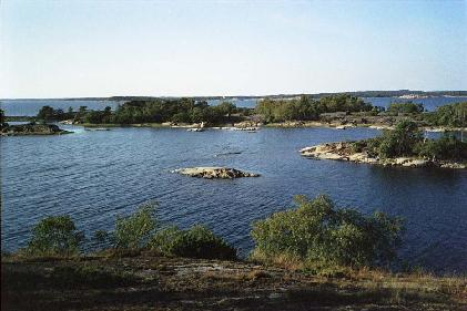 026_24A_saaristomaisemaa A typical scenery in the Turku Archipelago some miles from Rhodogarden. Tyypillistä maisemaa muutaman kilometrin päässä Rhodogardenista Turun saaristossa.