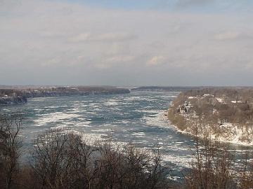 IMG_2345_1024px Niagara River