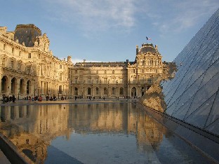 PA221715_Louvre_ilta-auringon_kajossa Louvre
