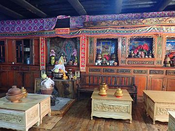 PB071239_1024px Visiting a Tibetan family home