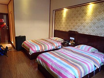 PB091555_1024px Our room in Hongyun Jiari Hotel in Benzilan