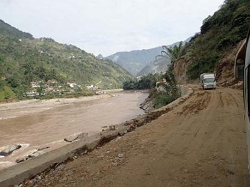 PB010633_1024px The main road along the Salween river