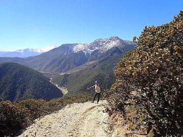 PB081345_1024px Tom on the path of the Gongkahu Mountain, 3850 m