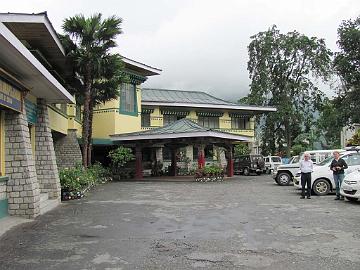 AIMG_02702_at_Sikkim_border_station_160514_photo_by_Teemu Sikkim border checkpost in Rangpo (07:19)