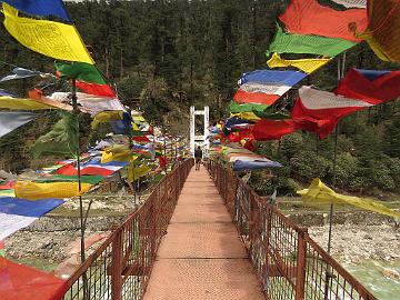 IMG_2052_bridge_Yumthang_3650m_160511 Bridge over river, Yumthang Valley 3650 m (12:00)