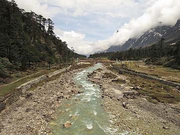 IMG_2054_river_Yumthang_3650m_160511 View from the bridge, Yumthang Valley 3650 m (12:00)