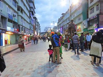 IMG_1590_Gangtok_160507 Mahatma Gandhi Marg (Street) in Gangtok in the evening (17:25)