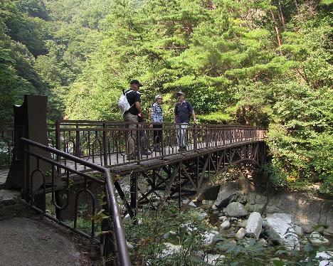 IMG_1126_Bridge_of_Love_Jirisan Bridge of Love, Guryong Valley Trail, Jiri-san