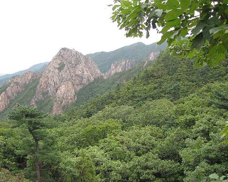 IMG_1684 View from Gweongeum-seong, Seorak-san