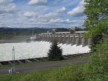 IMG_8686_Bonneville_pato_ja_voimalaitos Bonneville Lock and Dam, Columbia River Gorge National Scenic Area, Multnomah County, Oregon