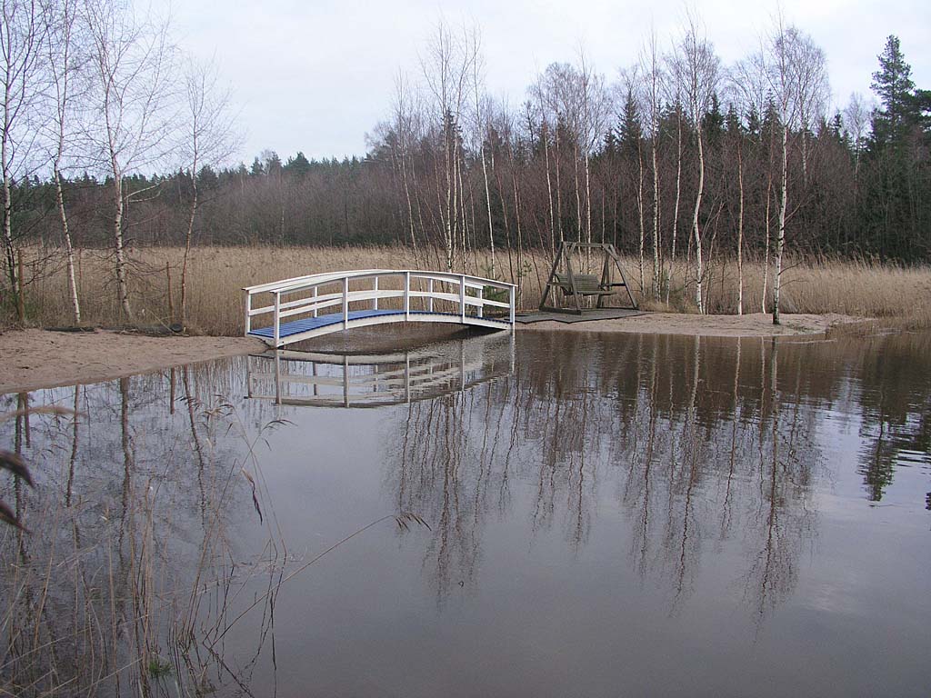 PC081619_silta_vesi_korkealla.jpg - Merivesi oli korkealla ja ulottui sillan rakenteisiin. The level of sea water was high and reached the bridge structures. 